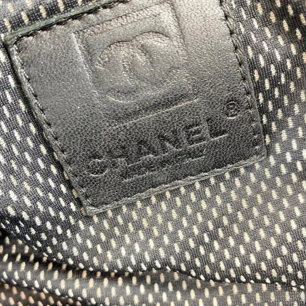 CHANEL black cc